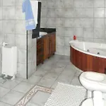 Welcoming In Santa Leocadia, Private Pool 475 M² Villa