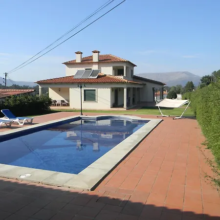 Charming With Private Pool In Santa Leocadia De Geraz Do Lima *