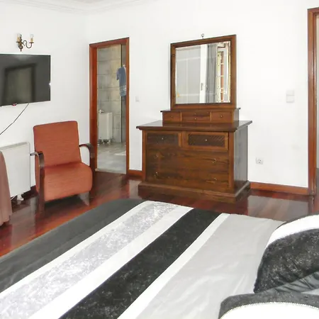 Villa Charming With Private Pool In Santa Leocadia De Geraz Do Lima Feijoal