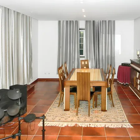 Vila Welcoming In Santa Leocadia, Private Pool 475 M²
