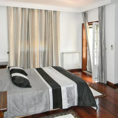 Welcoming In Santa Leocadia, Private Pool 475 M² Vila *