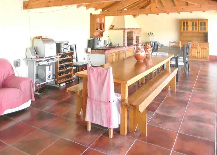 Welcoming In Santa Leocadia, Private Pool 475 M² Villa *