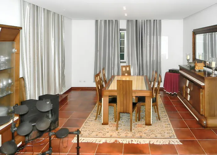 Welcoming In Santa Leocadia, Private Pool 475 M² Villa